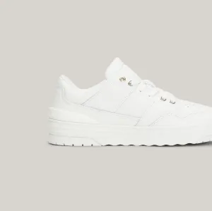 Basket Sneaker - Off White