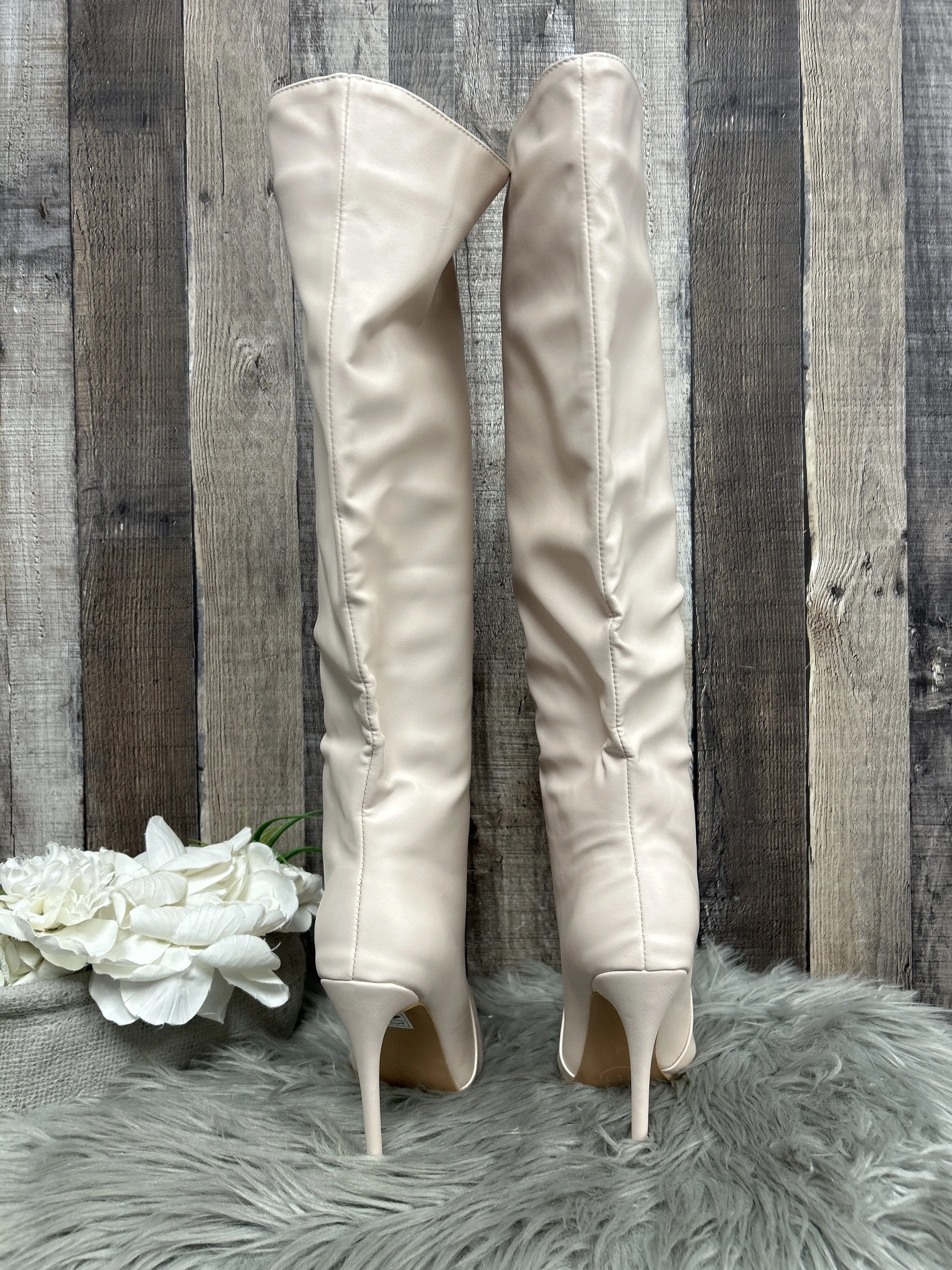 Boots Knee Heels By Pretty Little Thing  Size: 6
