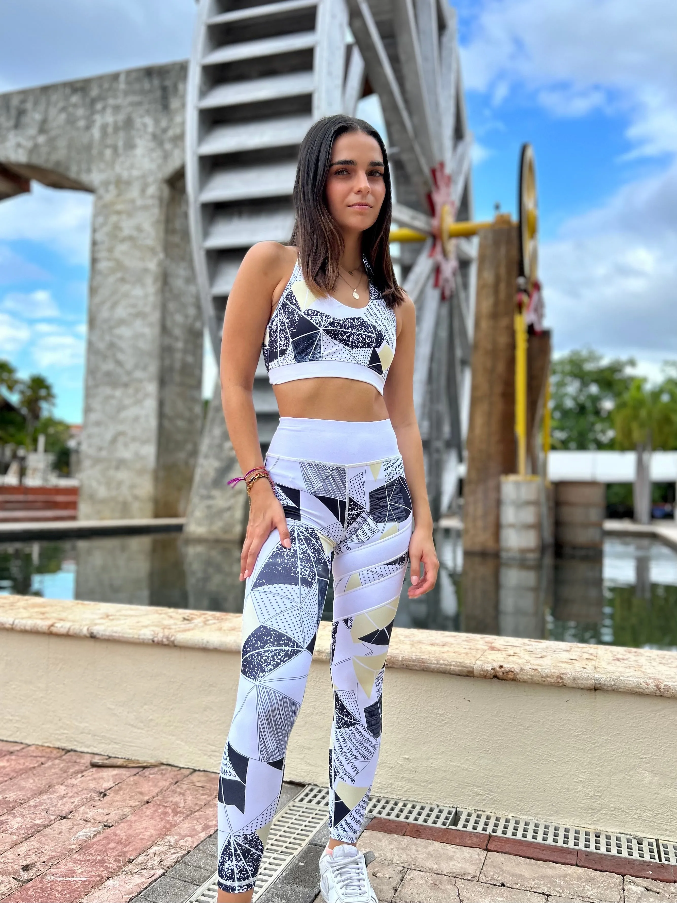 GEO WHITE LEGGINGS