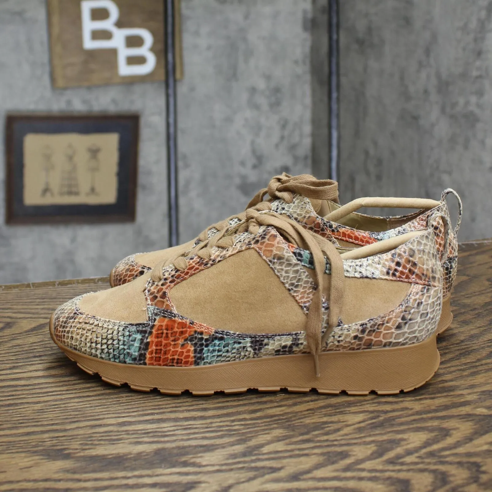 G.I.L.I. Womens Snake Print Suede Low Top Sneakers Caramel Brown 6.5M