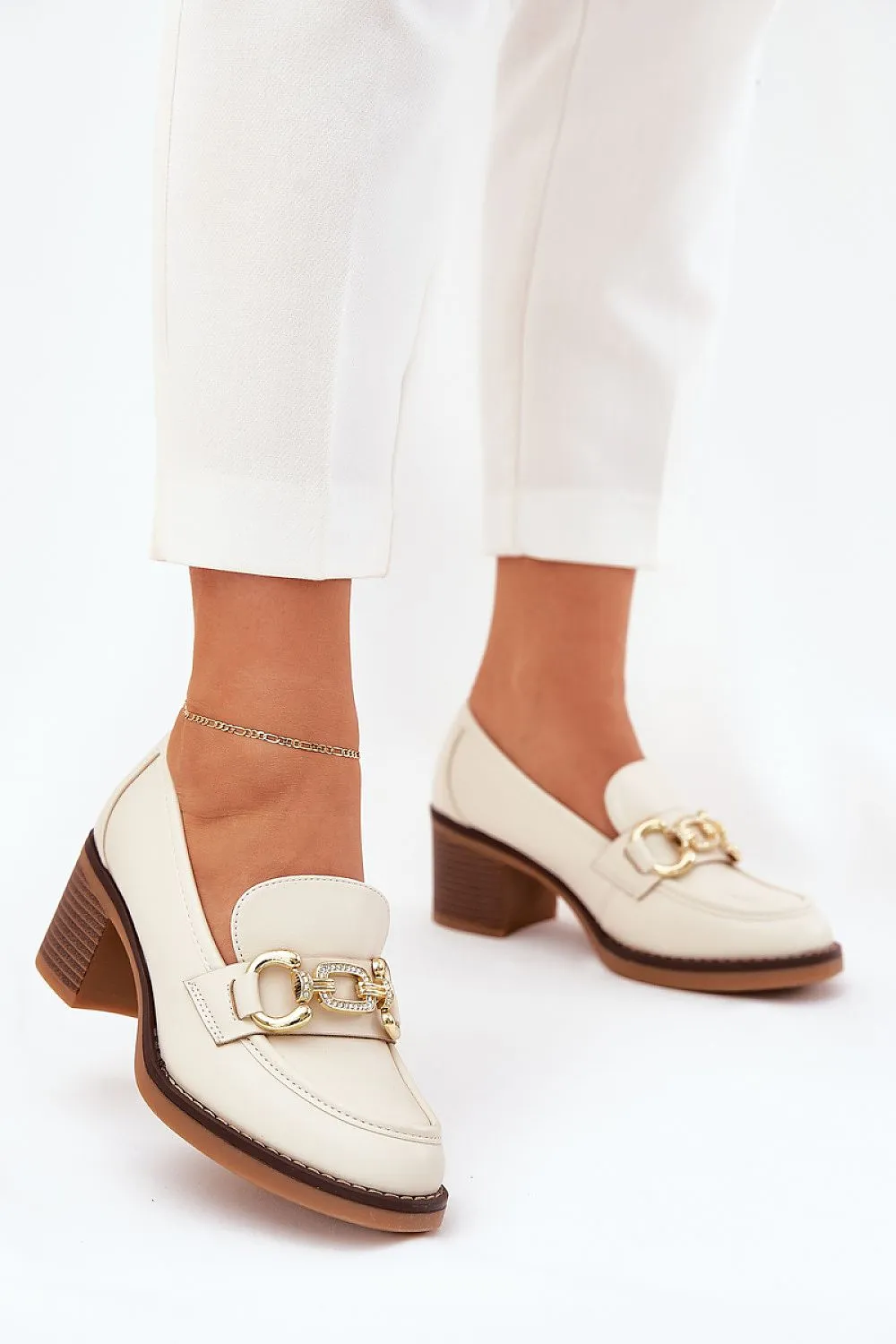 Heeled low shoes model 211123 Step in style