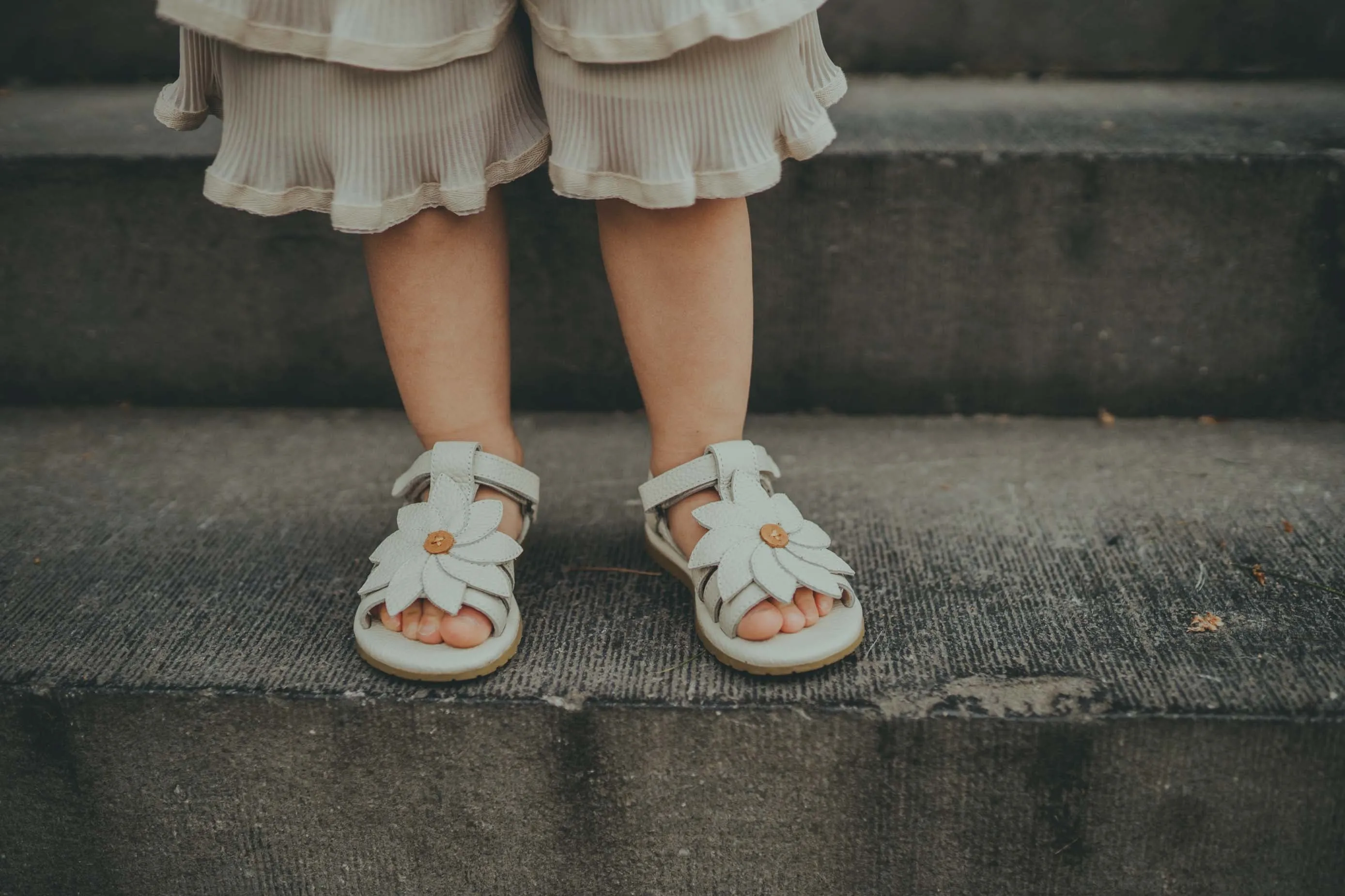 Iles Fields Sandals | Daisy | Off White Leather