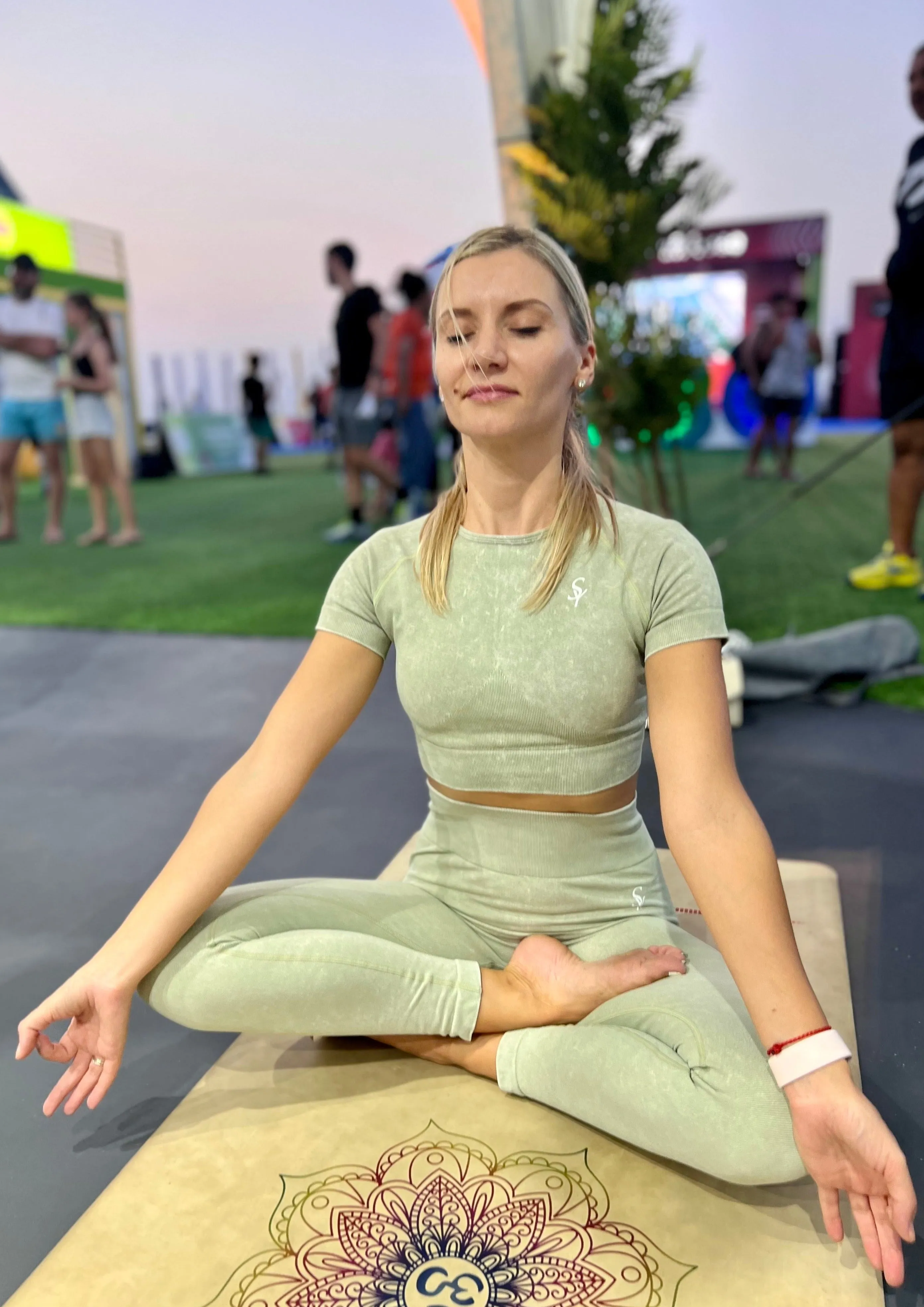 ''Mother Earth''  greenish - 2 piece Yoga Set (Top Leggings)