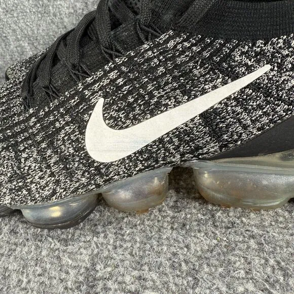 Nike Air VaporMax Flyknit Mens 10 Shoes Oreo Black Athletic Sneakers