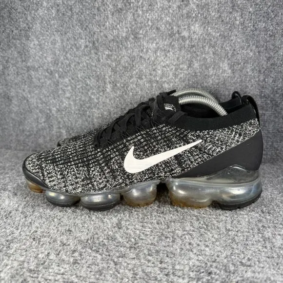 Nike Air VaporMax Flyknit Mens 10 Shoes Oreo Black Athletic Sneakers