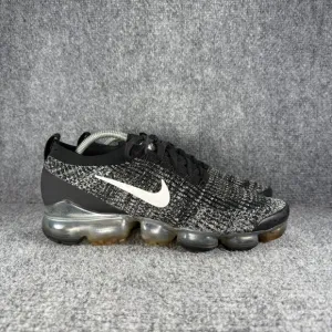 Nike Air VaporMax Flyknit Mens 10 Shoes Oreo Black Athletic Sneakers
