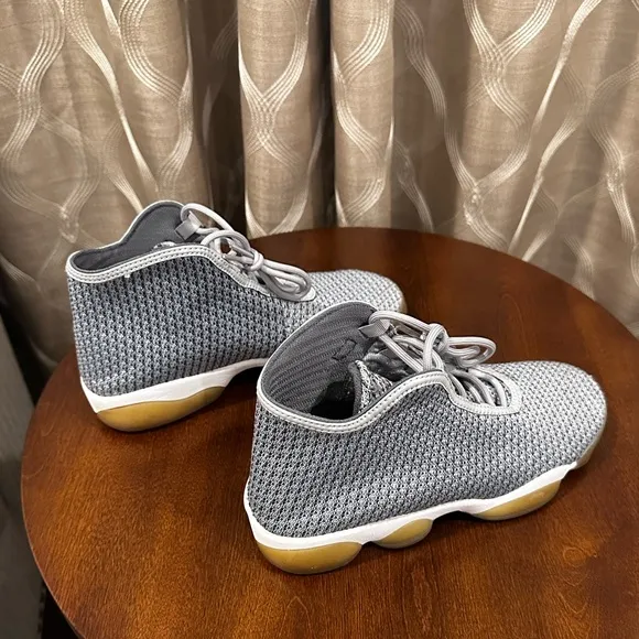 Nike Jordan Horizon - Size 6Y  Wolf Grey Athletic Sneakers Shoes 823581-013
