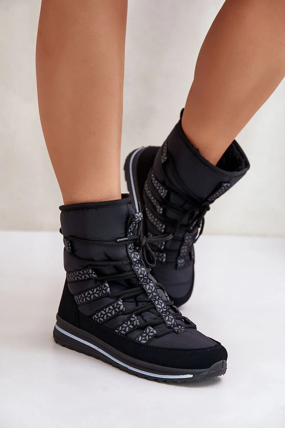 Snow boots