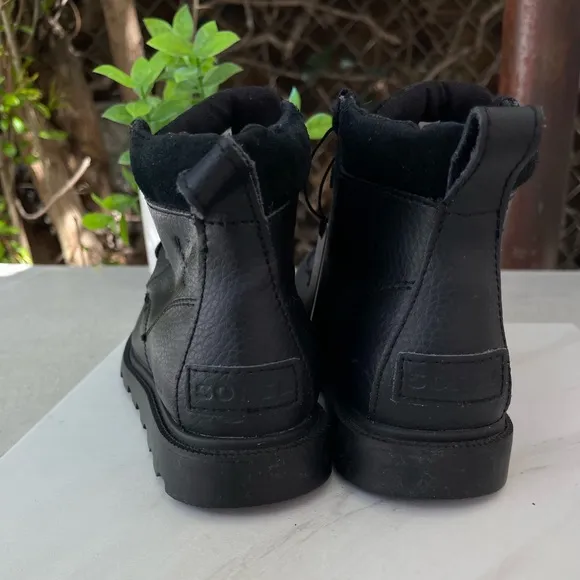 SOREL🍁🍂Madson Moc Toe black boots Waterproof size 1