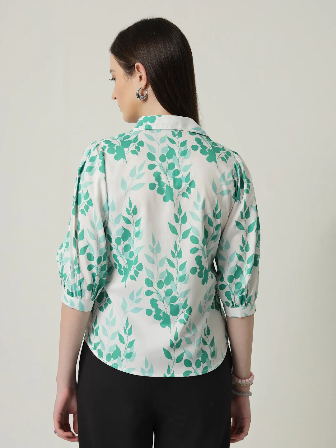 Style Quotient Women White And Green Floral Printed Polycrepe Regular Fit Formal Shirt