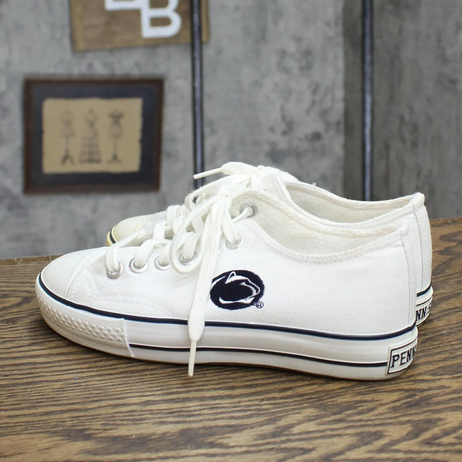 Team Shoe Womens Vintage Penn State Nittany Lions Low Top Sneakers White 6.5M