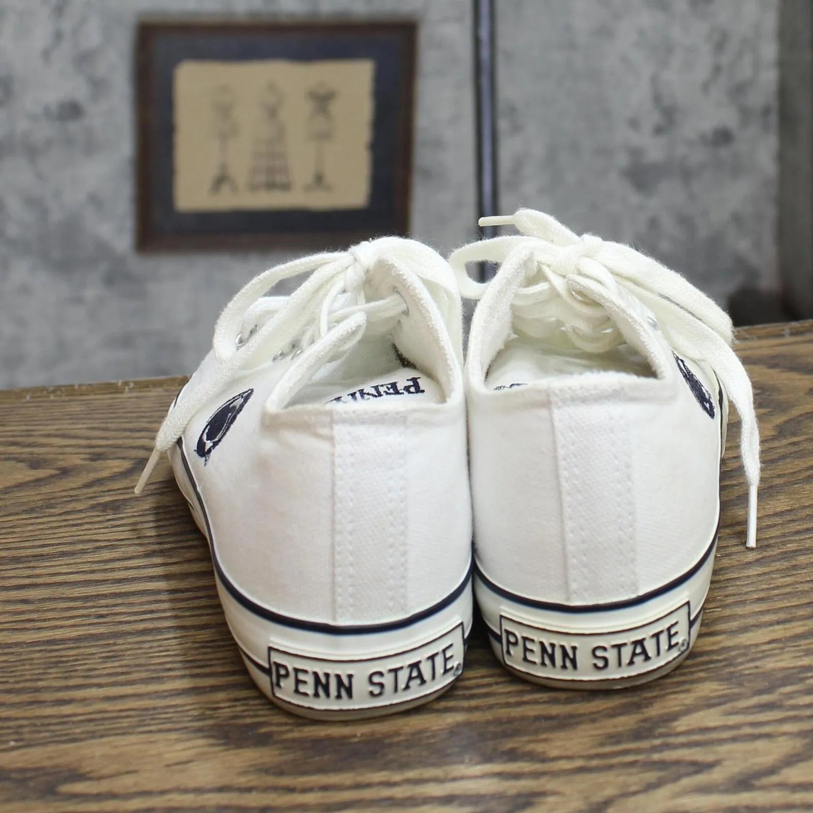 Team Shoe Womens Vintage Penn State Nittany Lions Low Top Sneakers White 6.5M