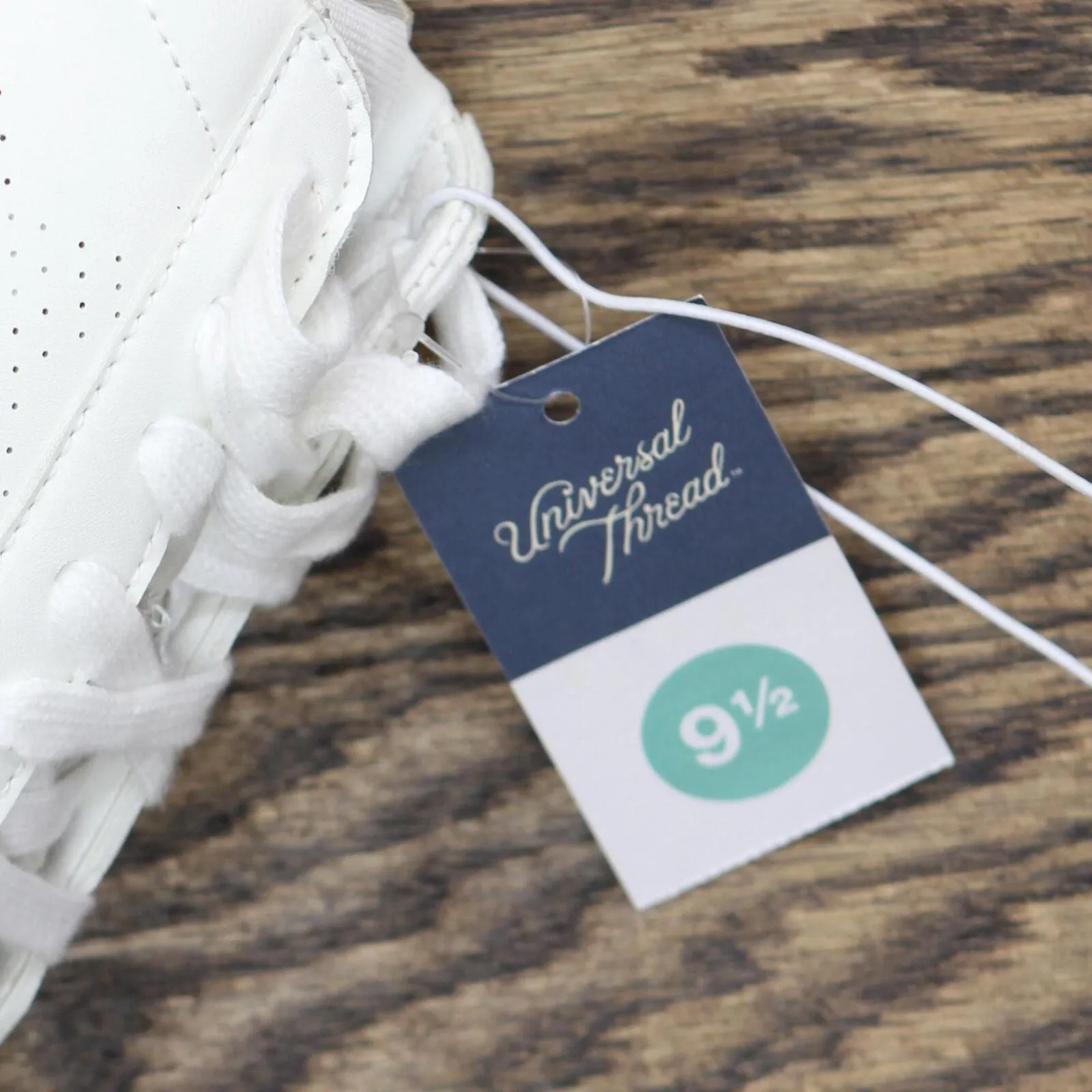Universal Thread Women's Candace Lace-Up Sneakers 87930850 White 9.5M