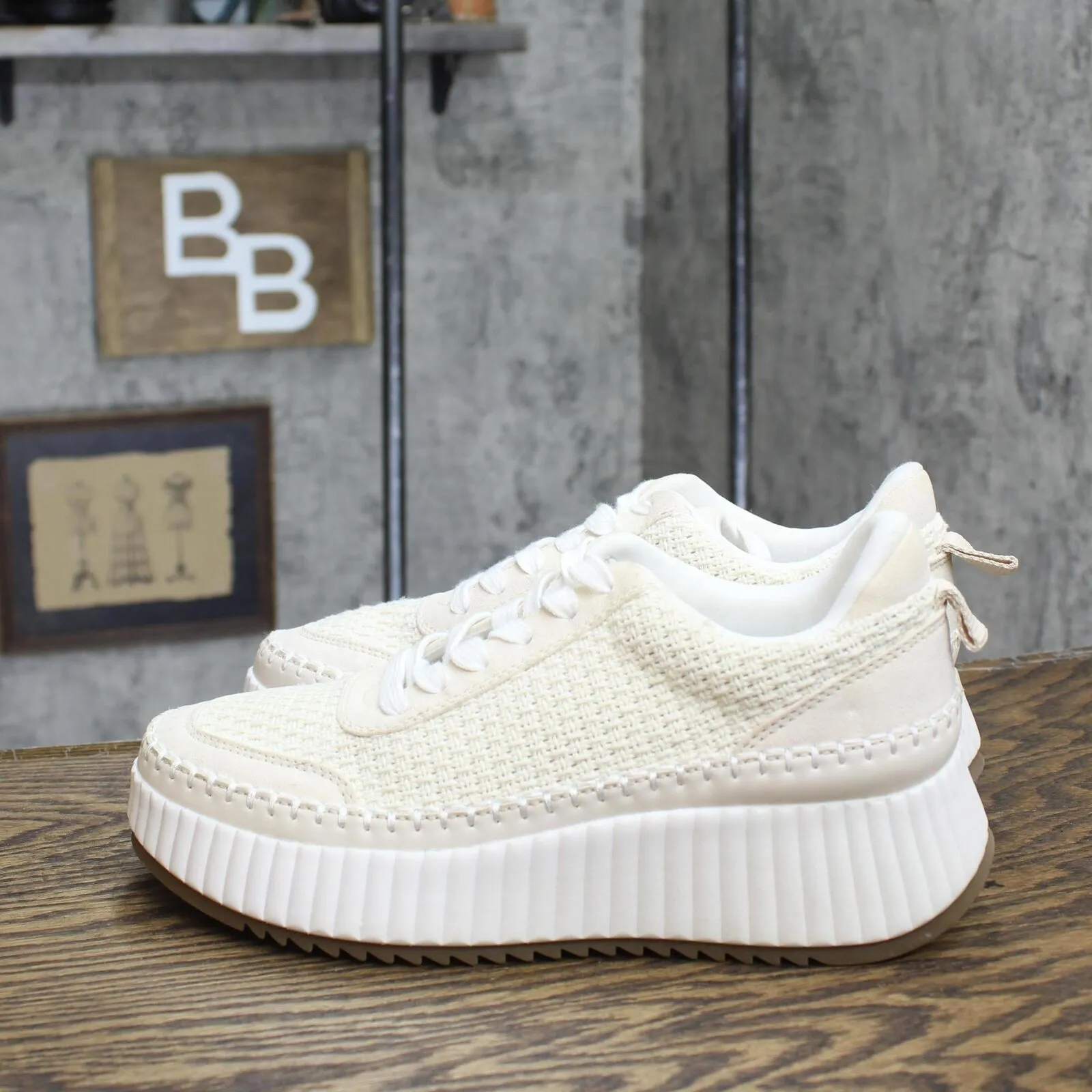 Universal Threads Womens Textured Lace Up Sneakers 166a322a465777 Off White 8.5