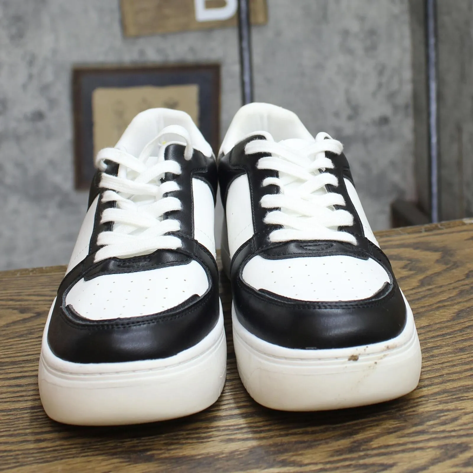 Wild Fable Womens Lola Lace-Up Sneakers with Memory Foam Insole Black 9.5M