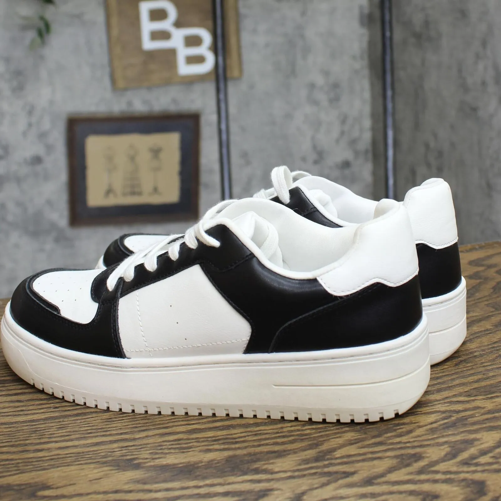 Wild Fable Womens Lola Lace-Up Sneakers with Memory Foam Insole Black 9.5M